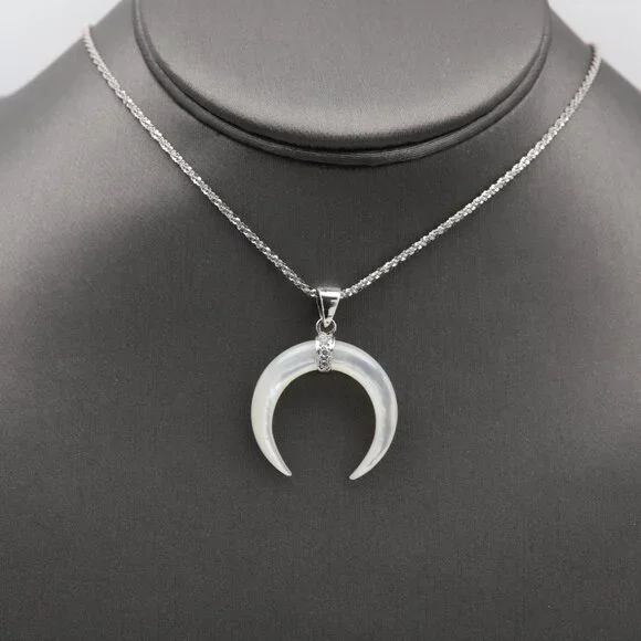 Bull Horn Moon crescent mother of pearl sterling silver pendant - Picture 4 of 5